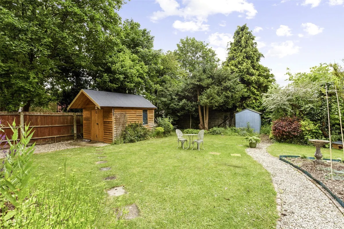 Wayside Road, Basingstoke, RG23