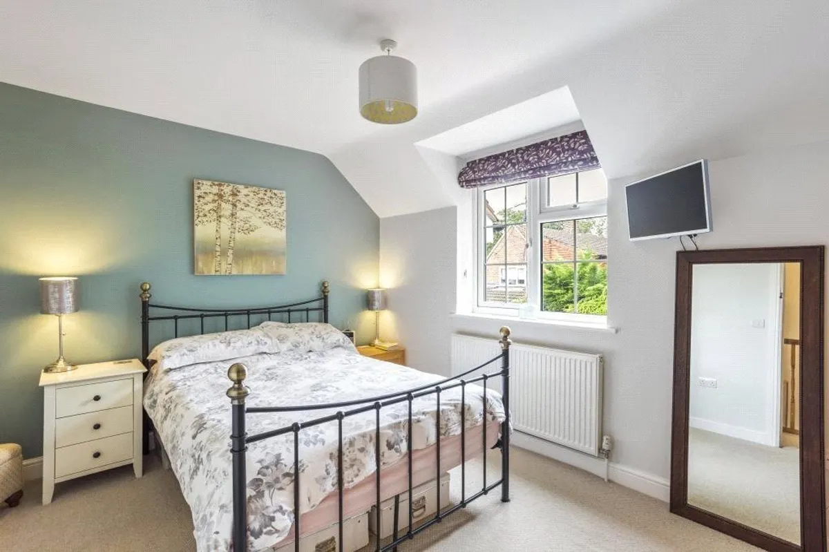 Old Vyne Lane, West Heath, RG26