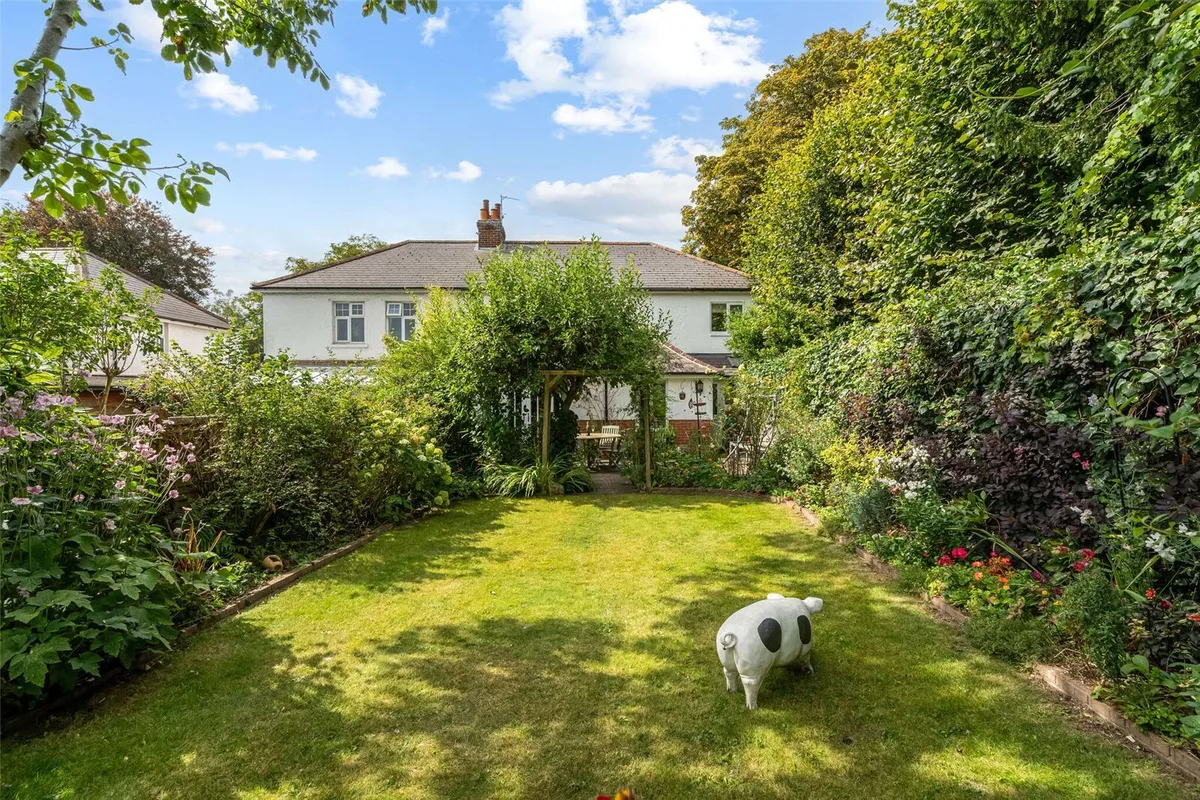 Vyne Road, Basingstoke, RG21