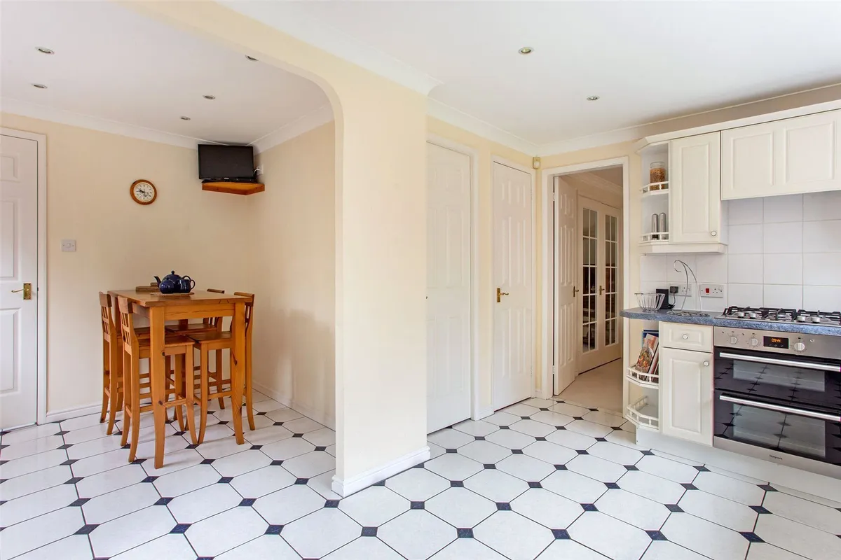 Windlenook, Bramley, RG26