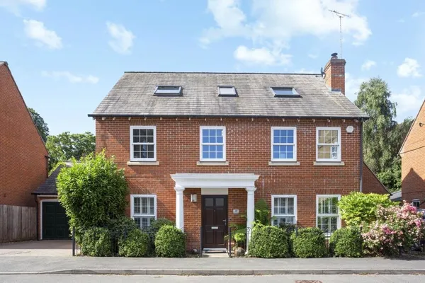 Otterbourne Walk, Sherfield On Loddon, Hook, RG27