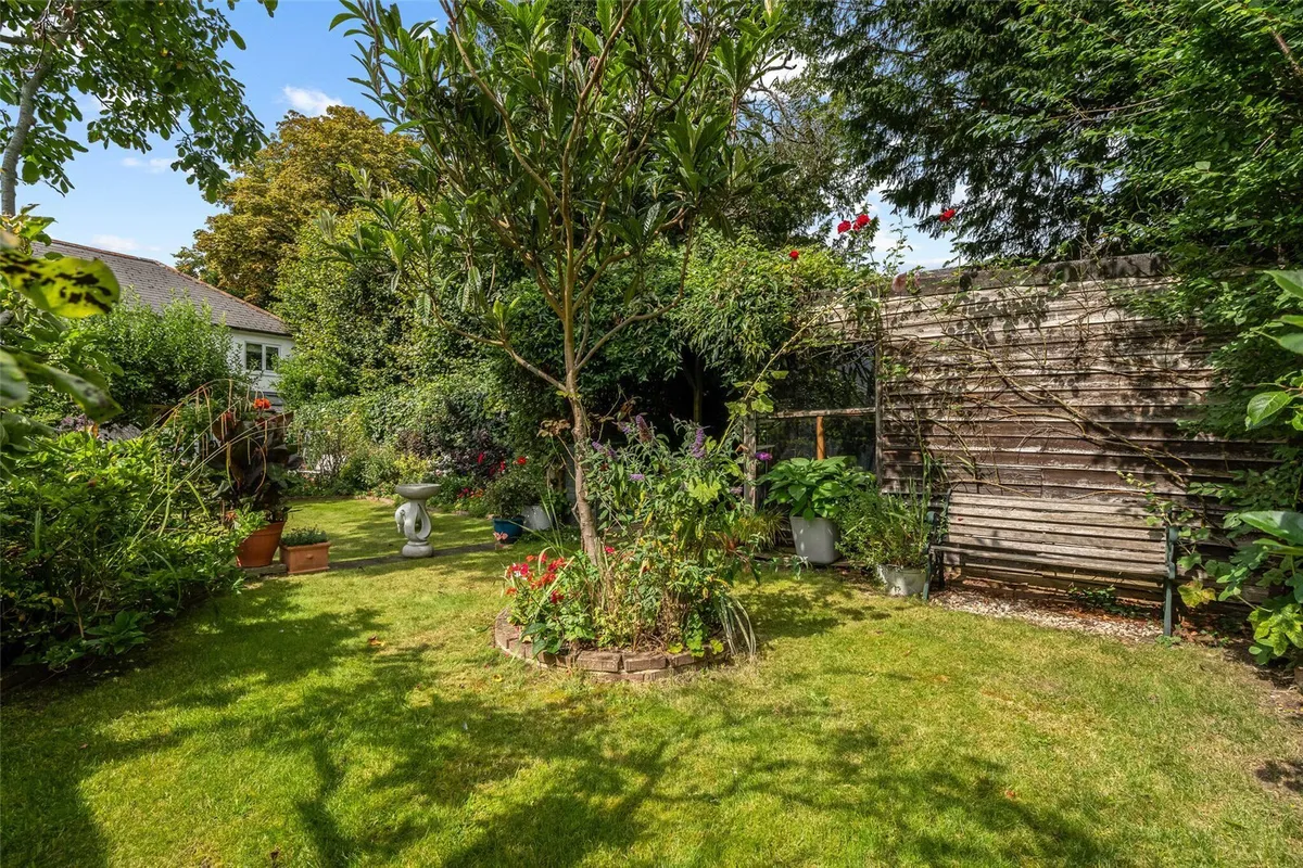 Vyne Road, Basingstoke, RG21