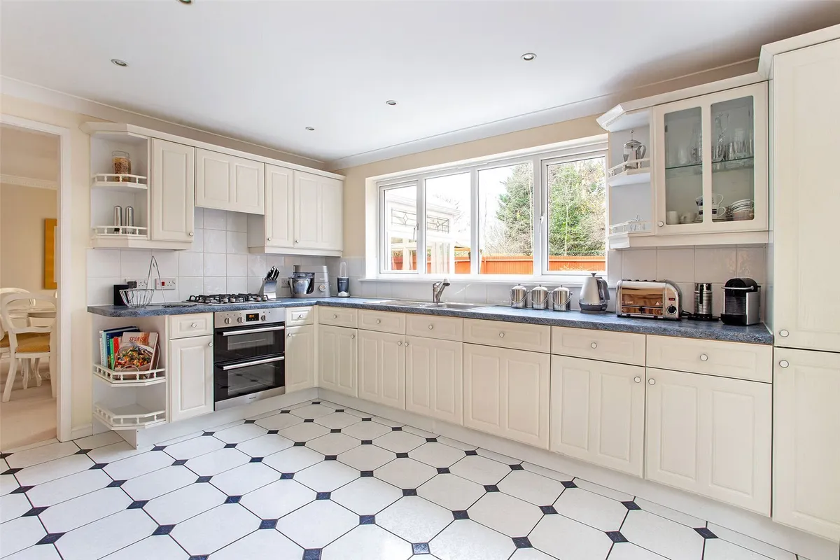 Windlenook, Bramley, RG26