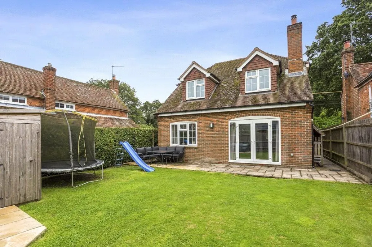 Old Vyne Lane, West Heath, RG26