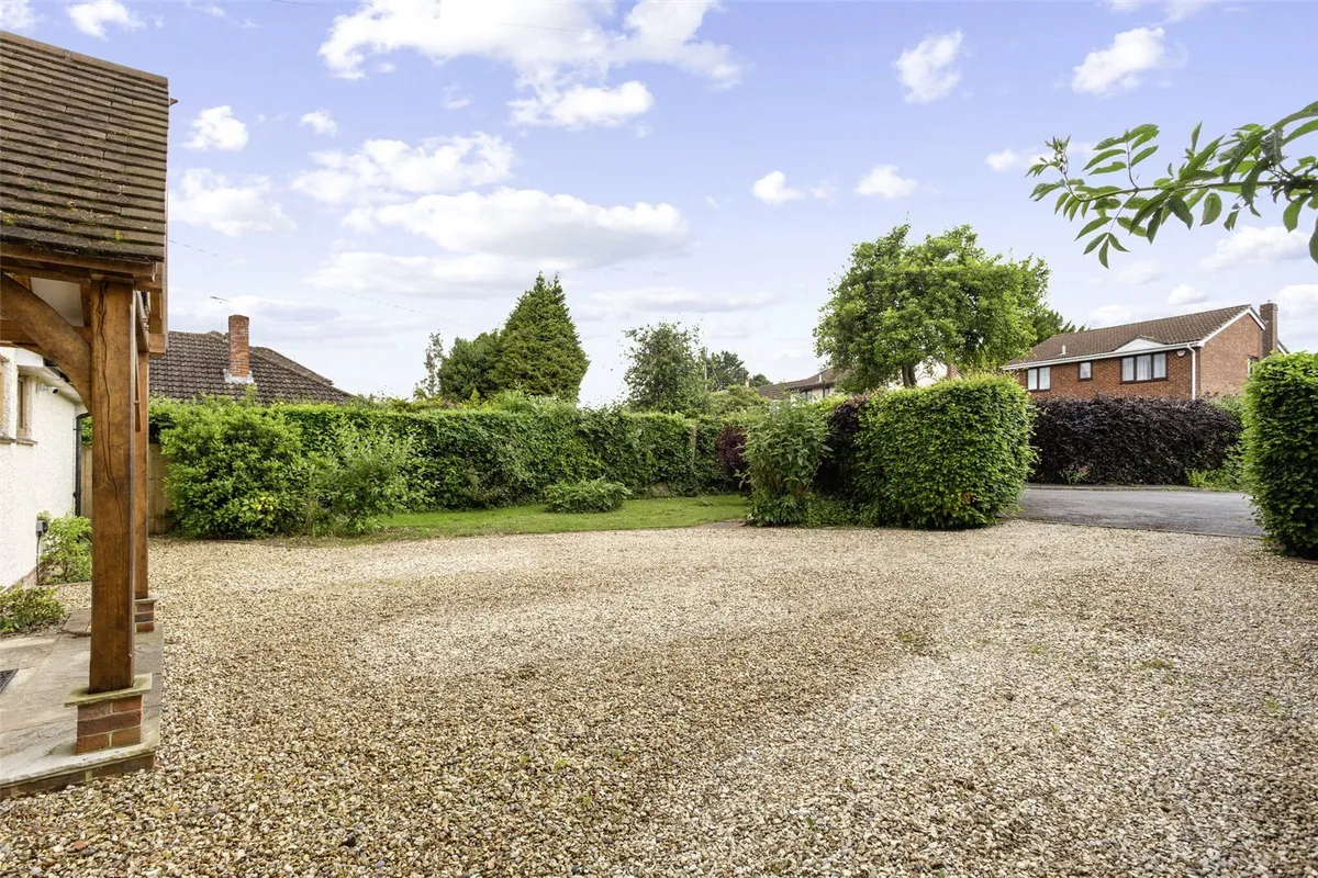 Wayside Road, Basingstoke, RG23