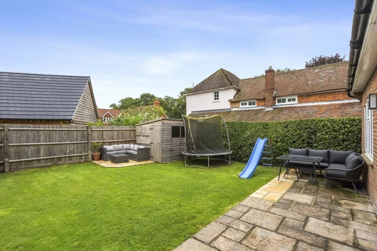Old Vyne Lane, West Heath, RG26