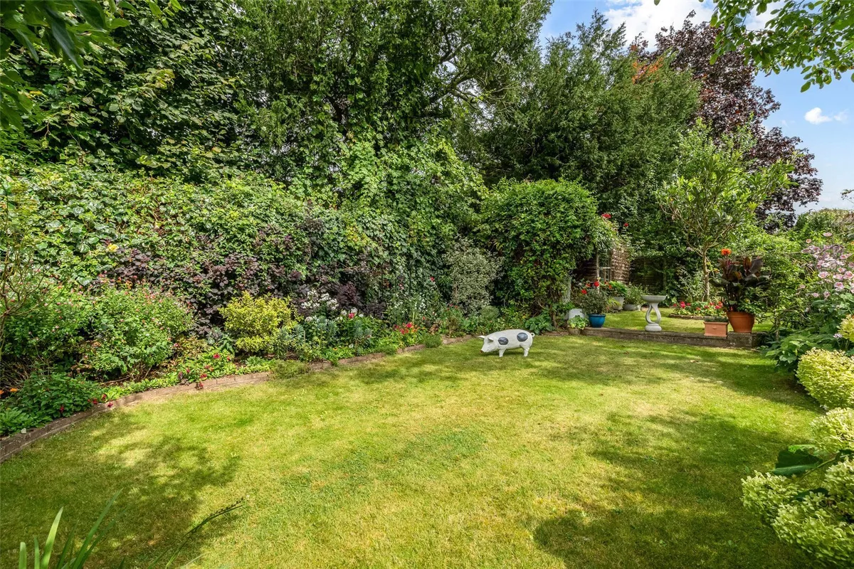 Vyne Road, Basingstoke, RG21
