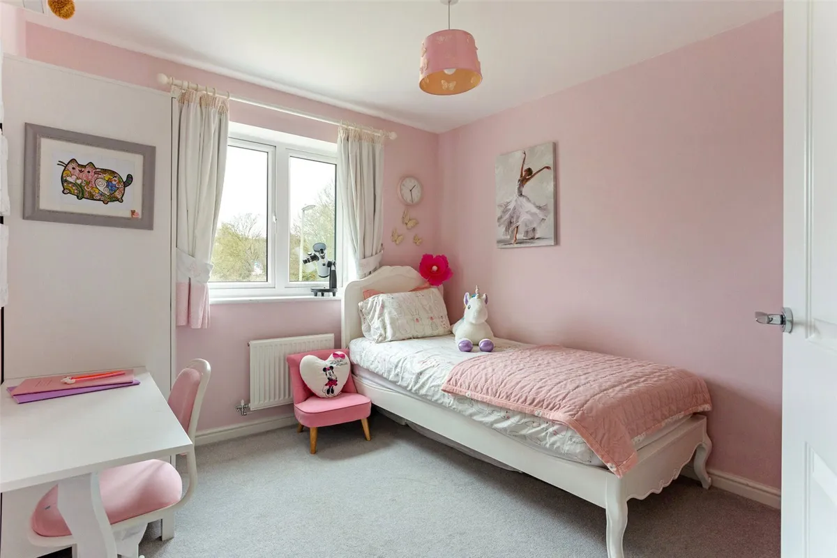 St Hilda Gardens, Basingstoke, RG24