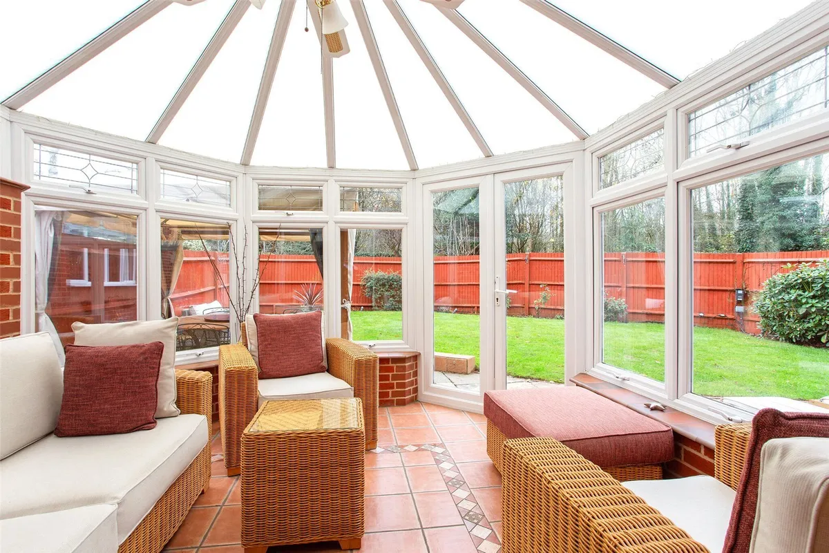 Windlenook, Bramley, RG26