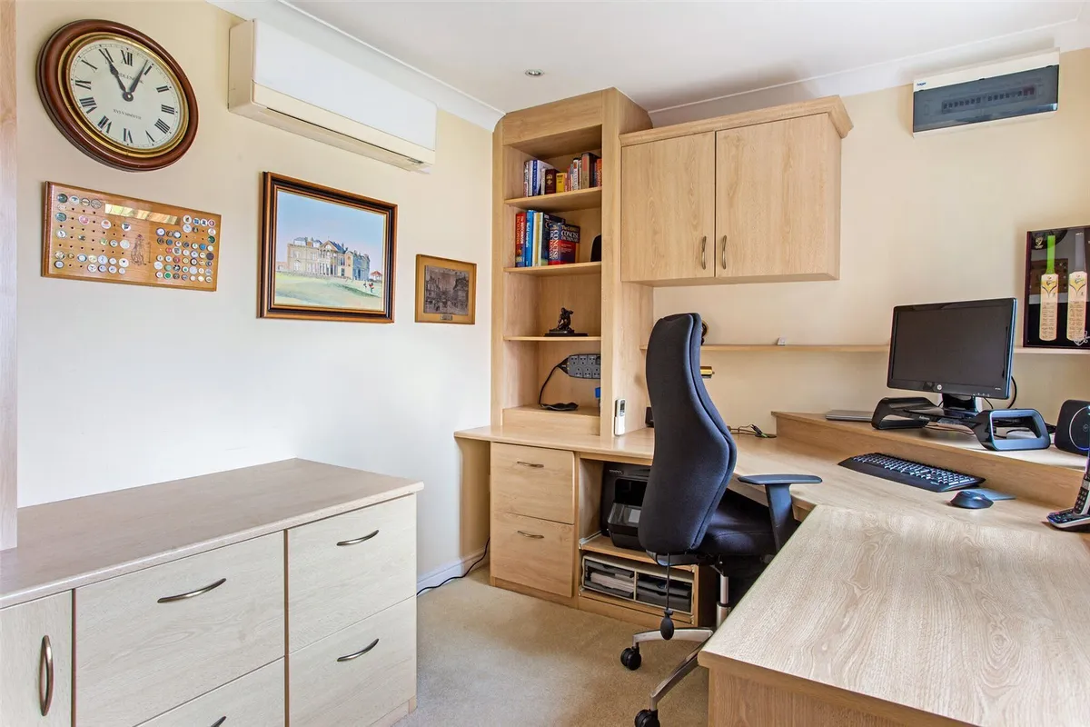 Windlenook, Bramley, RG26