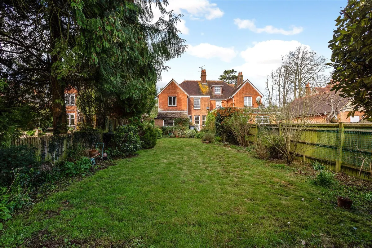Cliddesden Road, Basingstoke, RG21