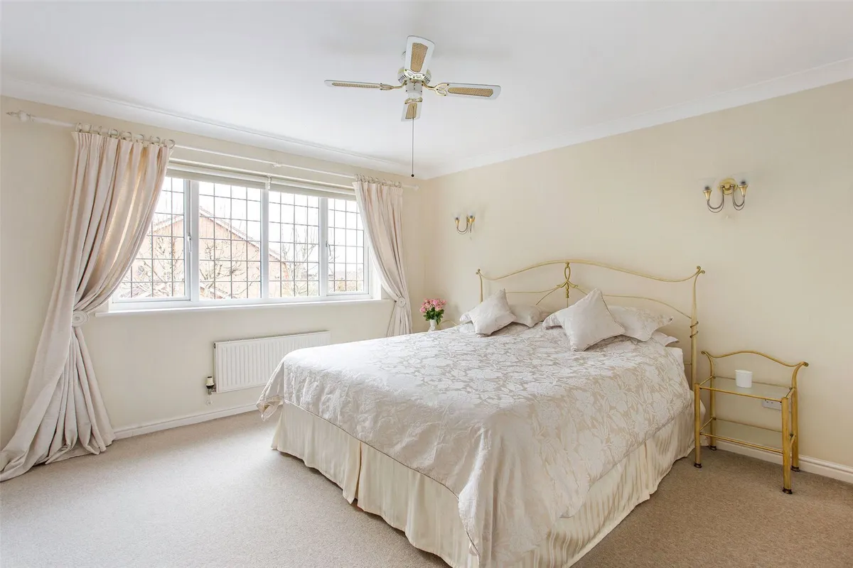 Windlenook, Bramley, RG26