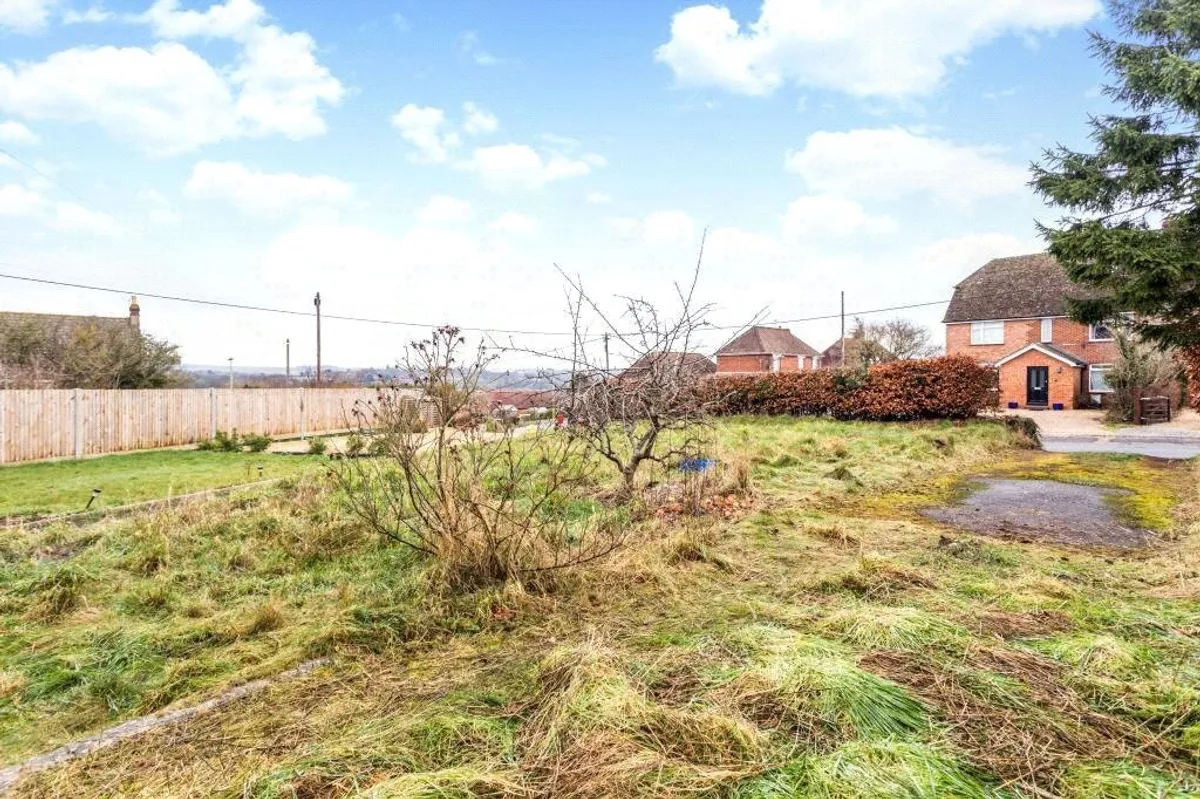 Sapley Lane, Overton, Basingstoke, Hampshire, RG25