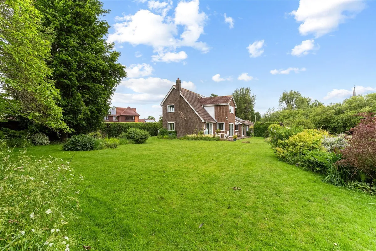 Bournefield, Sherborne St John, RG24