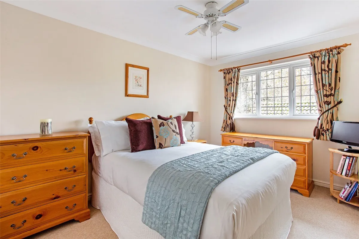 Windlenook, Bramley, RG26
