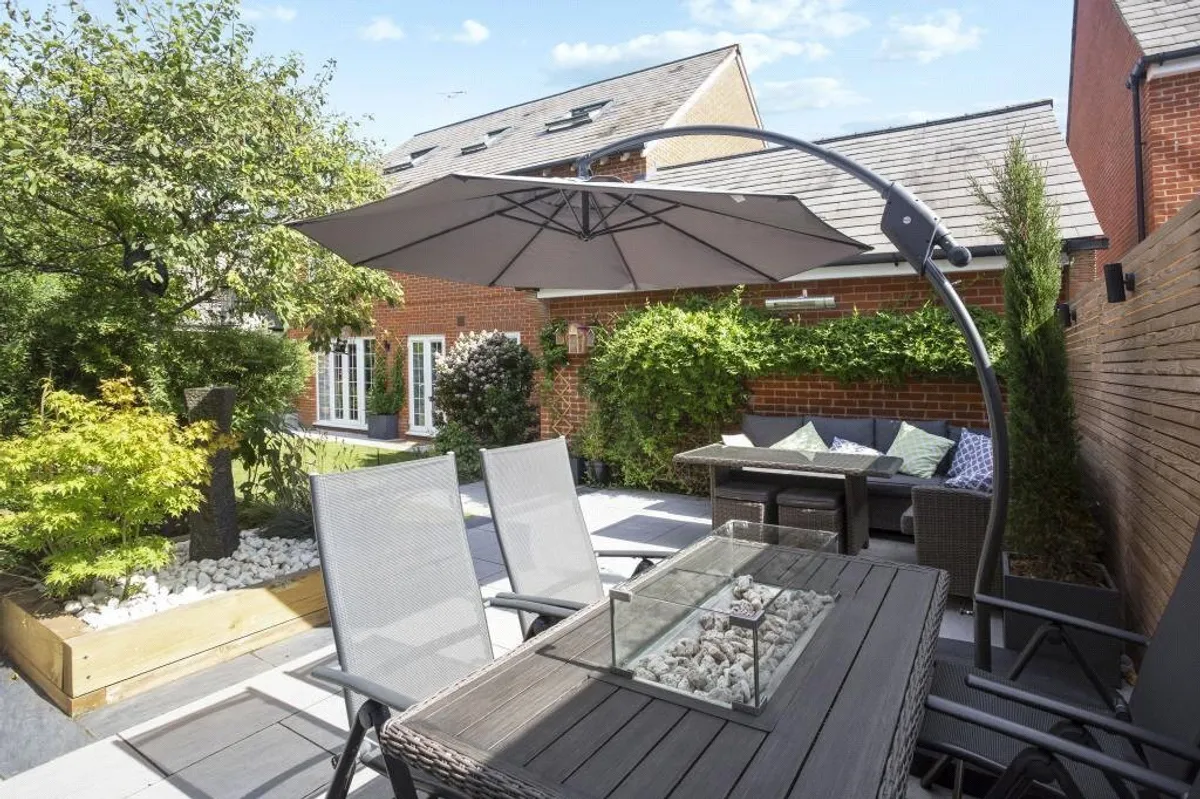 Otterbourne Walk, Sherfield On Loddon, Hook, RG27
