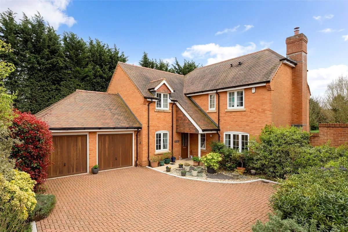 Cleresden Rise, Cliddesden, RG25