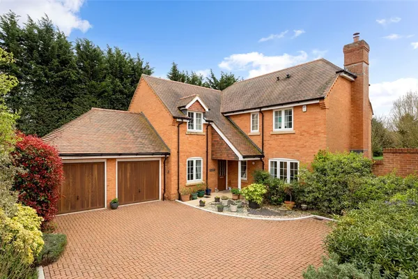 Cleresden Rise, Cliddesden, RG25