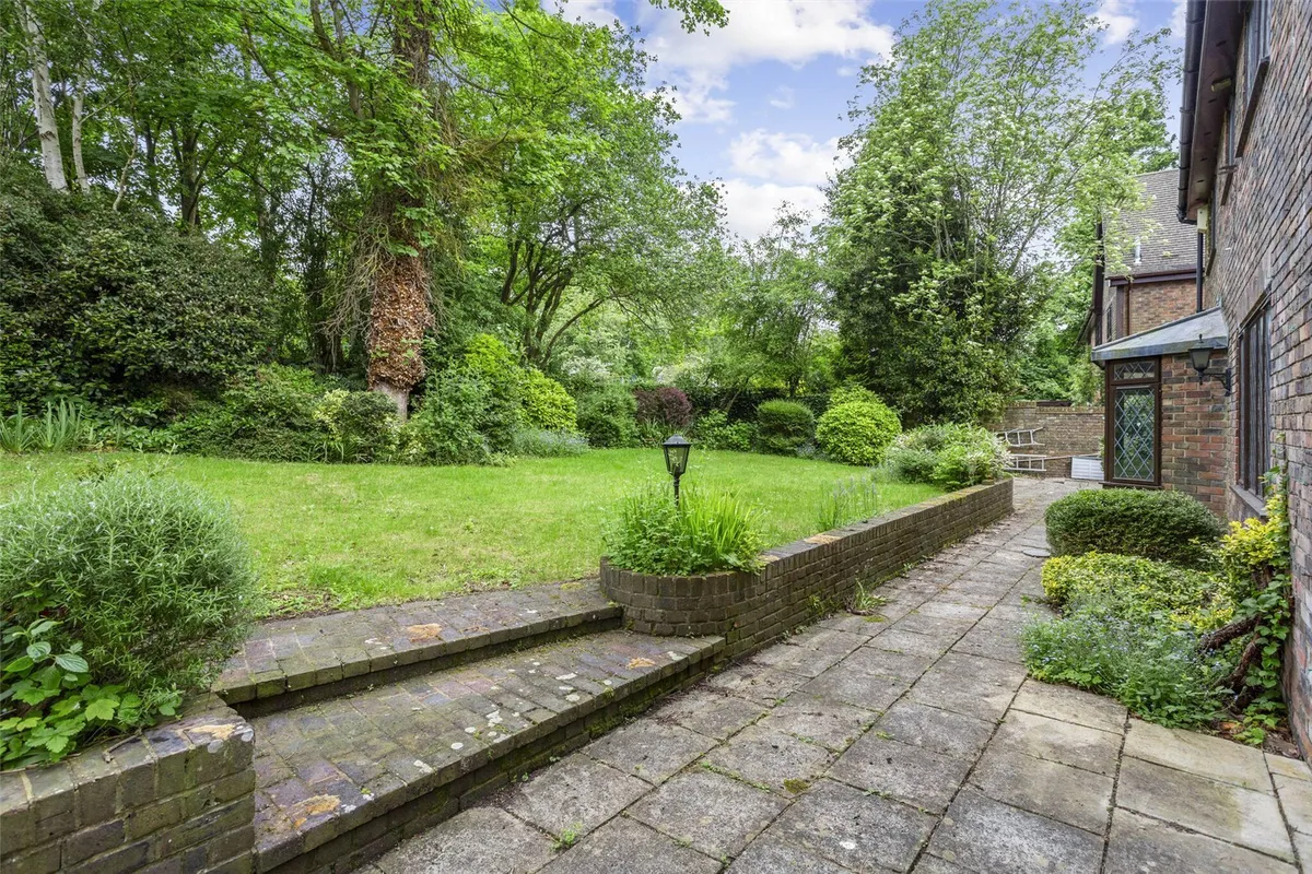 Cliddesden Court, Basingstoke, RG21