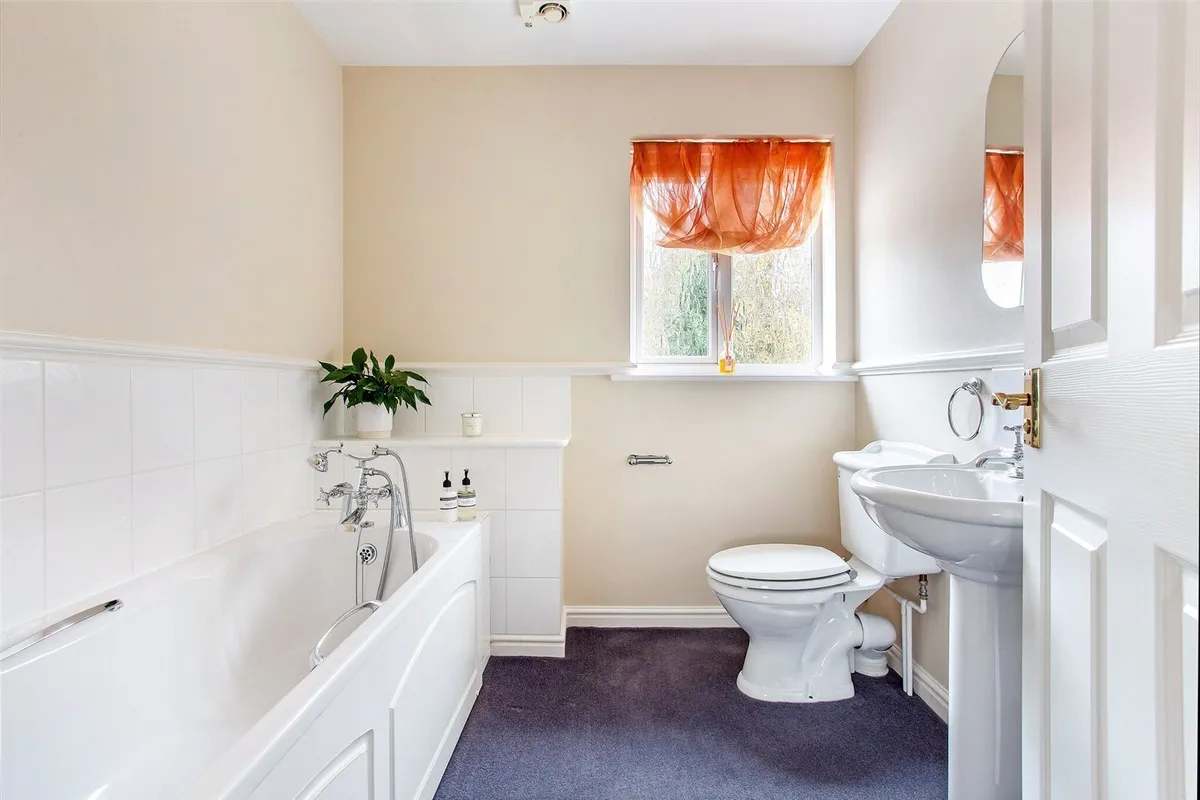 Windlenook, Bramley, RG26