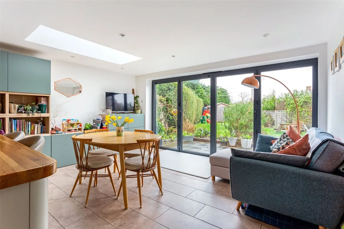 Moat Close, Bramley, RG26