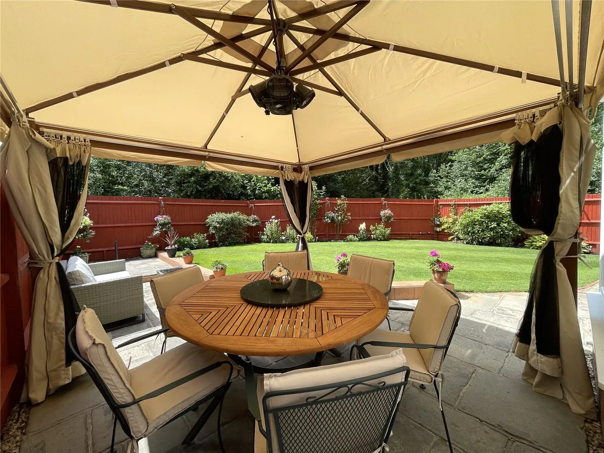 Windlenook, Bramley, RG26