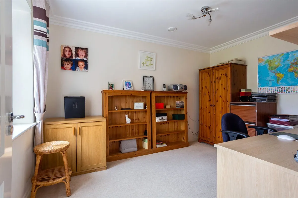 Cleresden Rise, Cliddesden, RG25