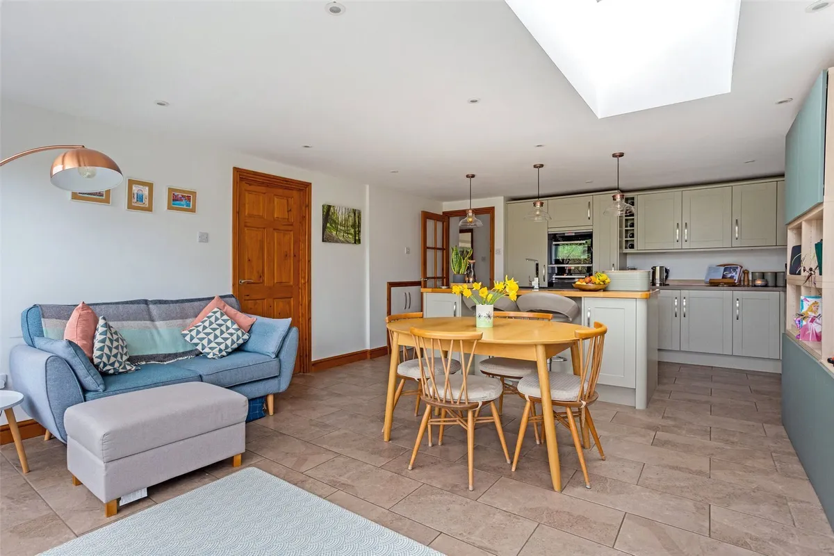 Moat Close, Bramley, RG26