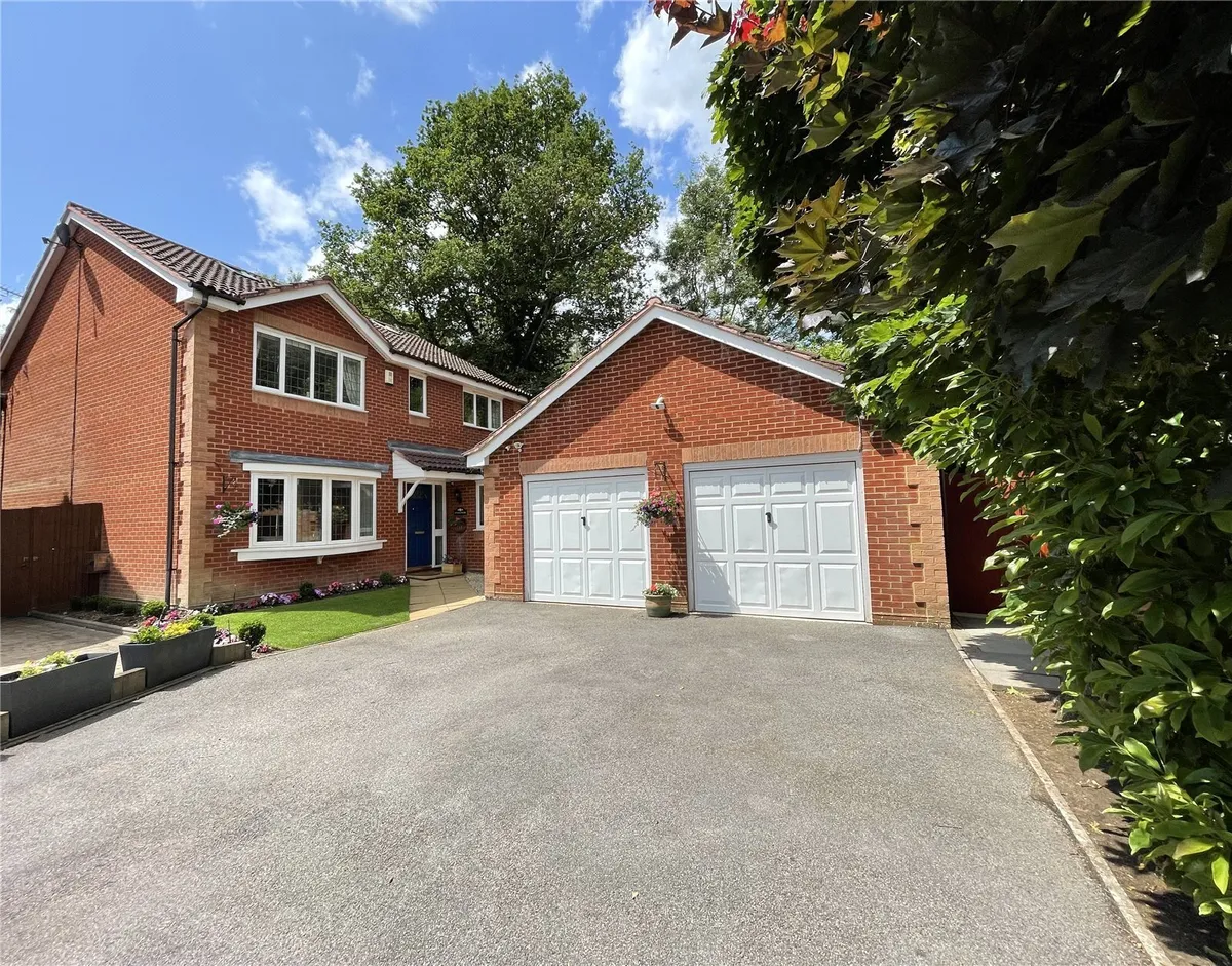 Windlenook, Bramley, RG26