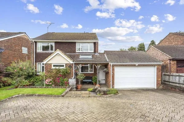 Almond Close, Old Basing, RG24