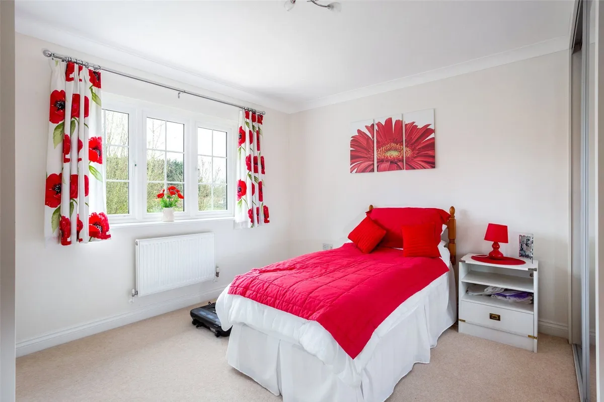 Cleresden Rise, Cliddesden, RG25