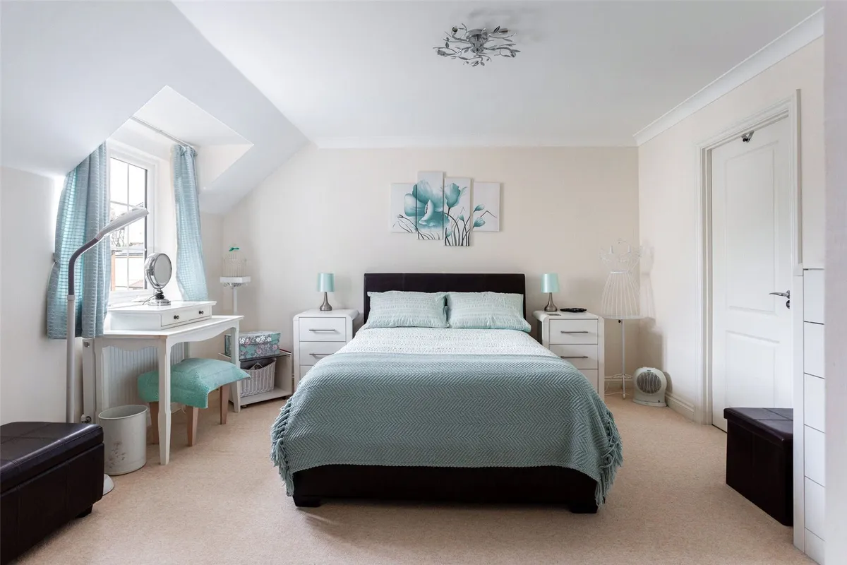 Cleresden Rise, Cliddesden, RG25
