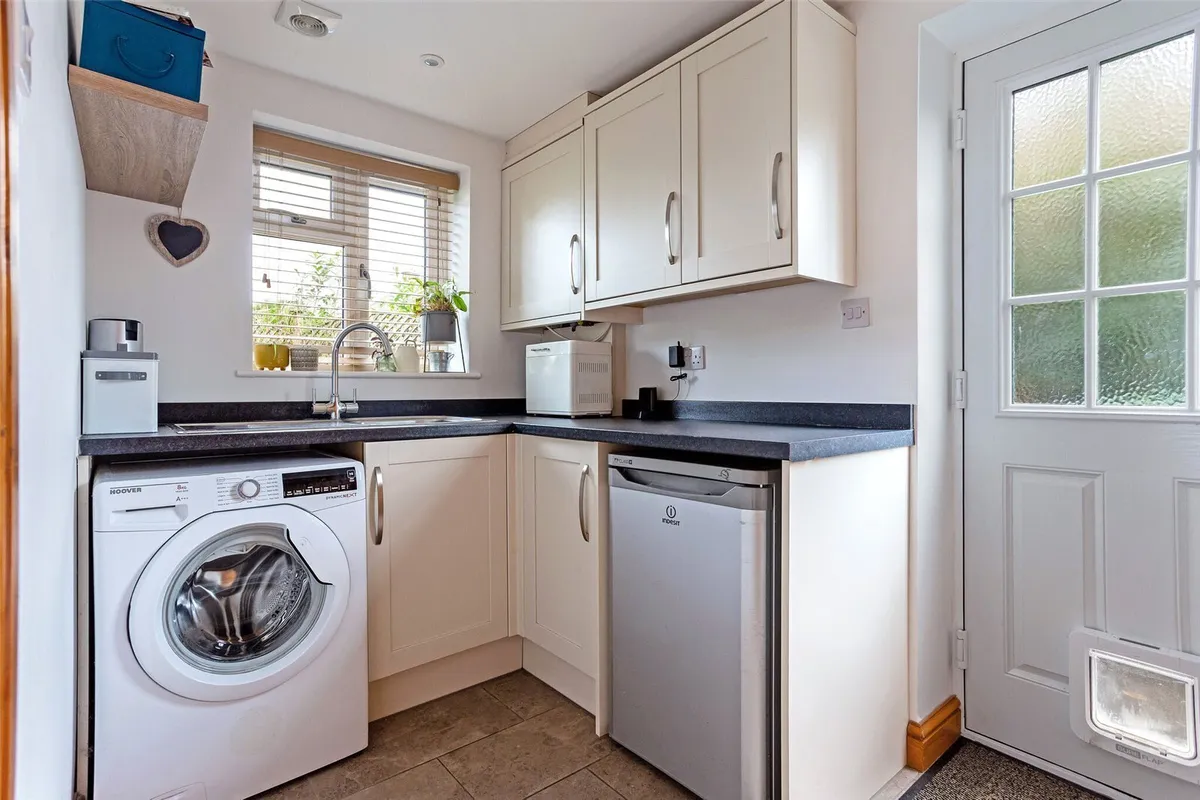 Moat Close, Bramley, RG26