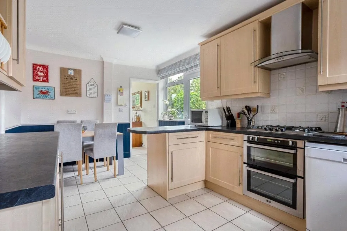 Almond Close, Old Basing, RG24