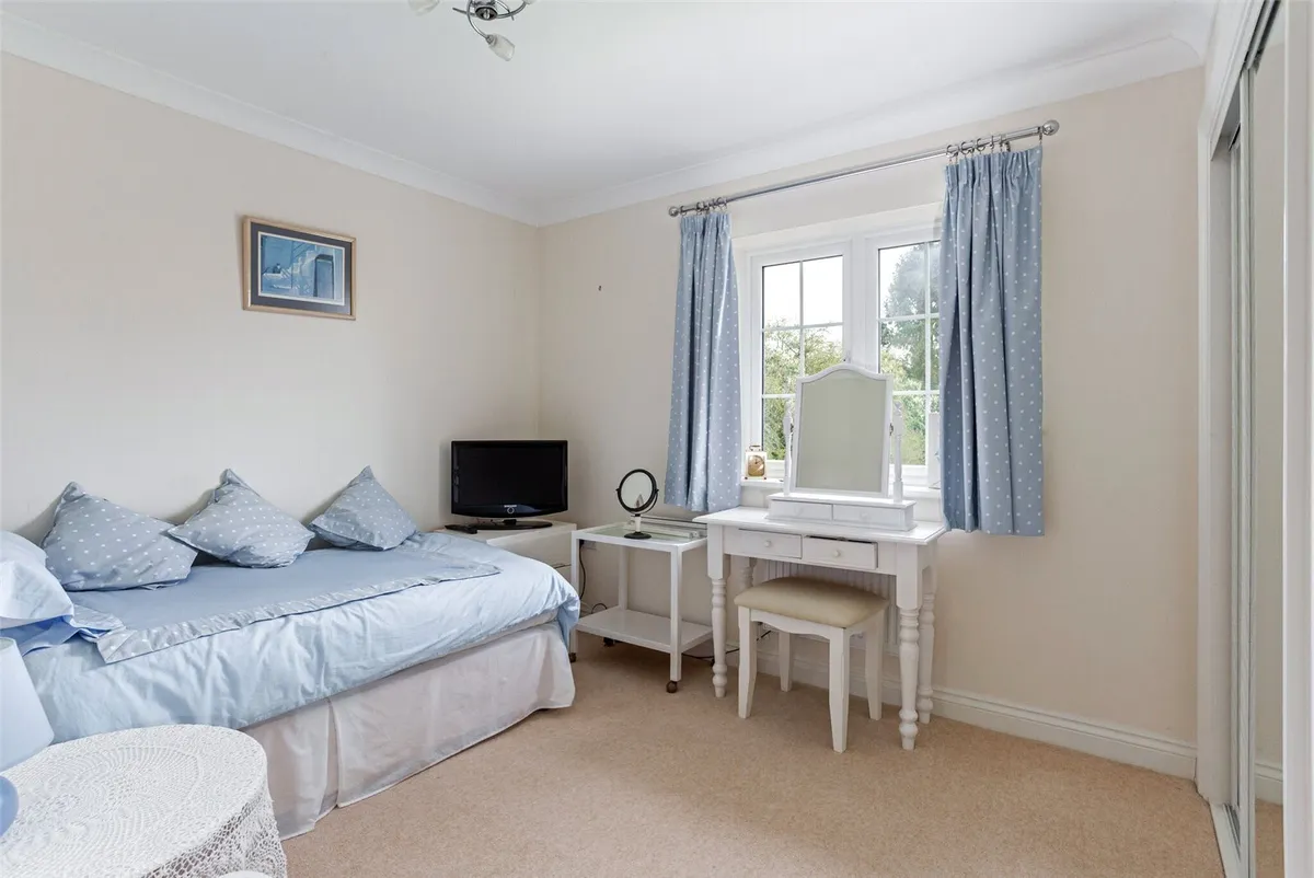 Cleresden Rise, Cliddesden, RG25
