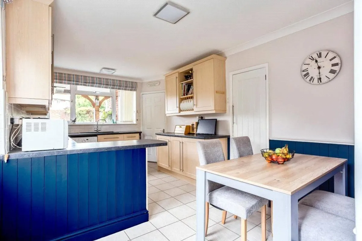 Almond Close, Old Basing, RG24