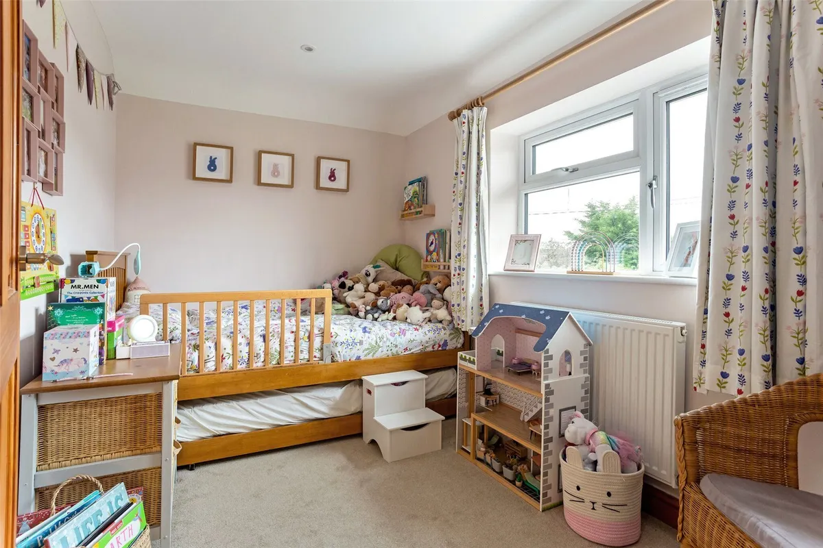 Moat Close, Bramley, RG26