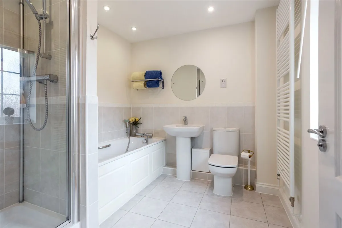Cleresden Rise, Cliddesden, RG25
