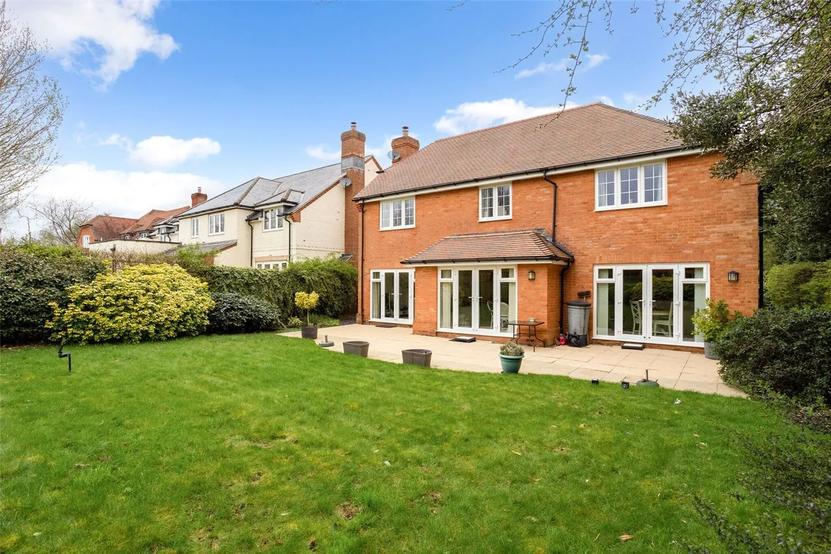 Cleresden Rise, Cliddesden, RG25