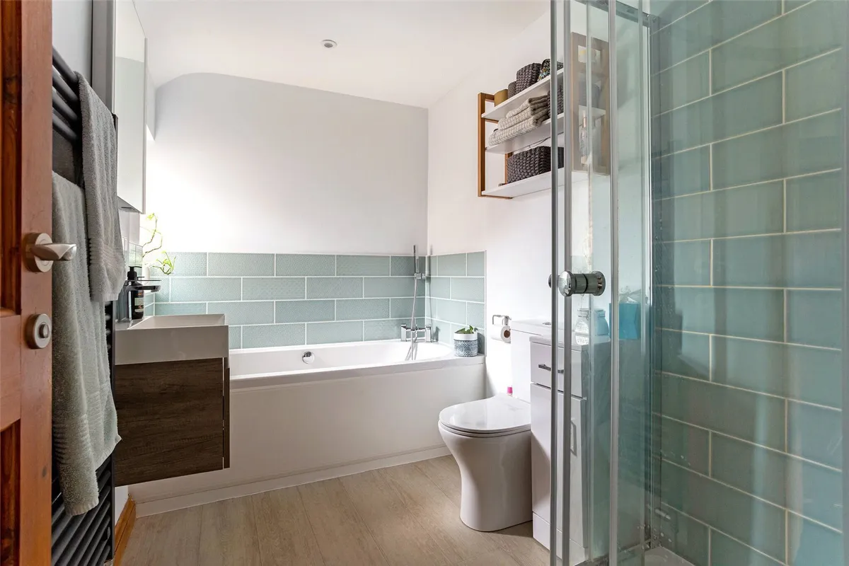 Moat Close, Bramley, RG26