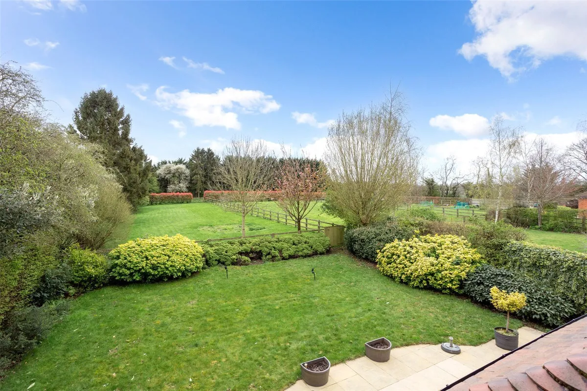 Cleresden Rise, Cliddesden, RG25