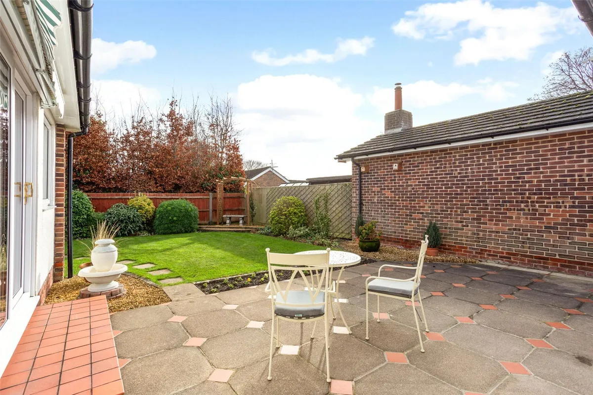 Fairthorne Rise, Old Basing, RG24