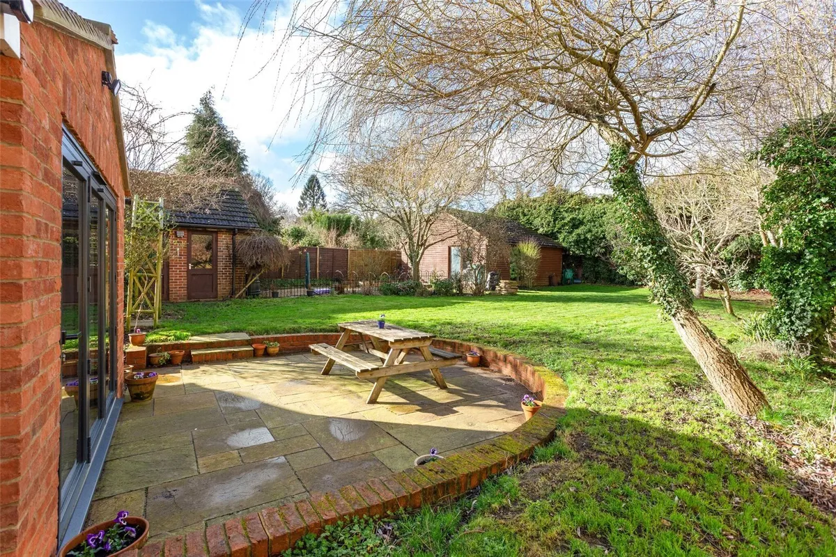 Bartons Lane, Old Basing, RG24