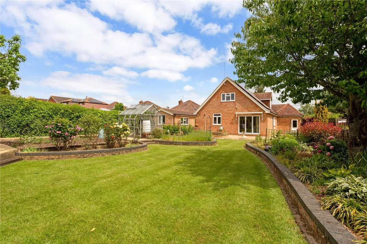 Hatch Lane, Old Basing, RG24