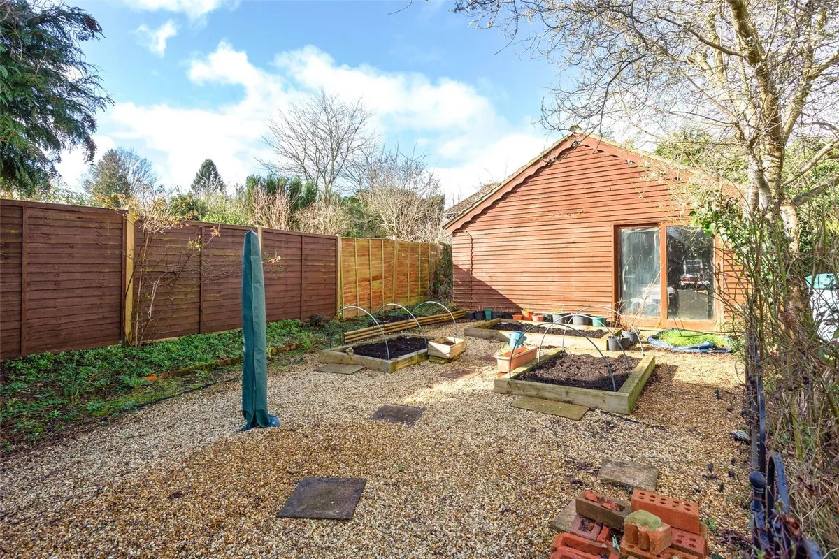 Bartons Lane, Old Basing, RG24