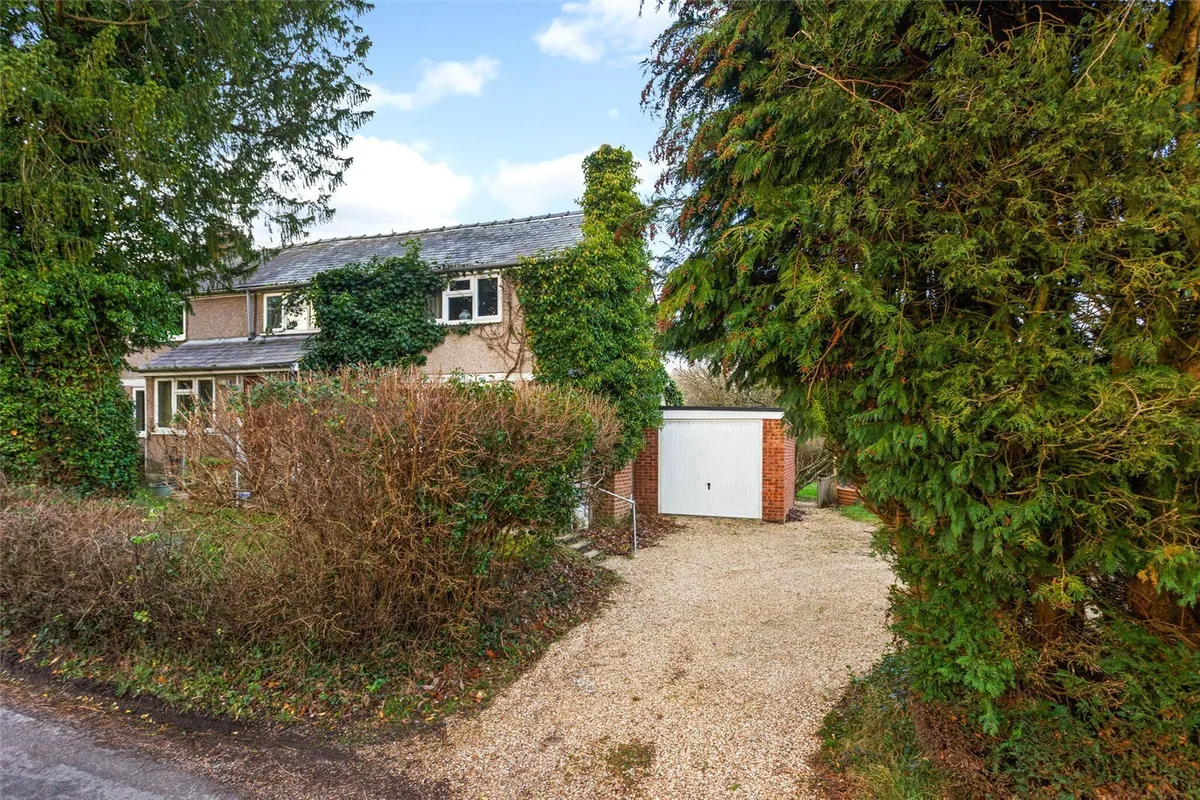 Basingstoke Road, Ramsdell, RG26
