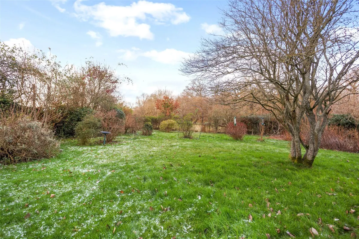 Basingstoke Road, Ramsdell, RG26