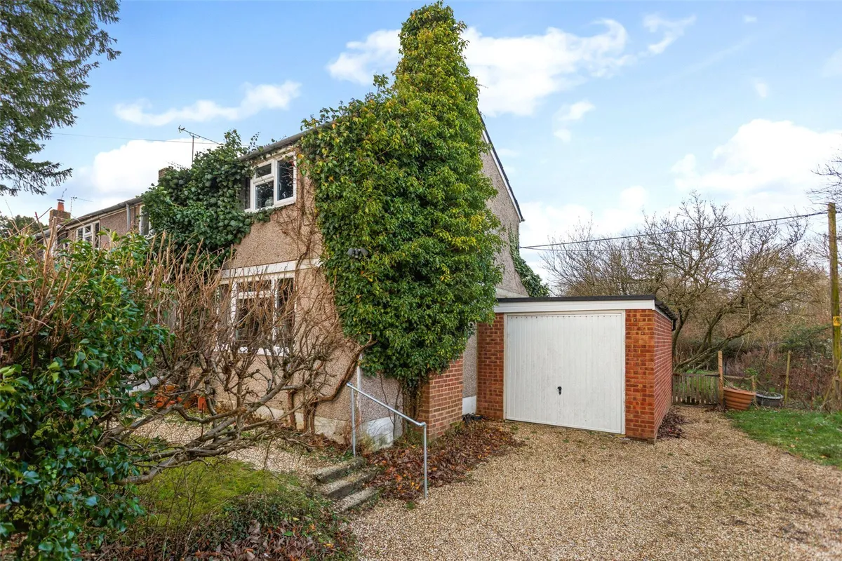 Basingstoke Road, Ramsdell, RG26