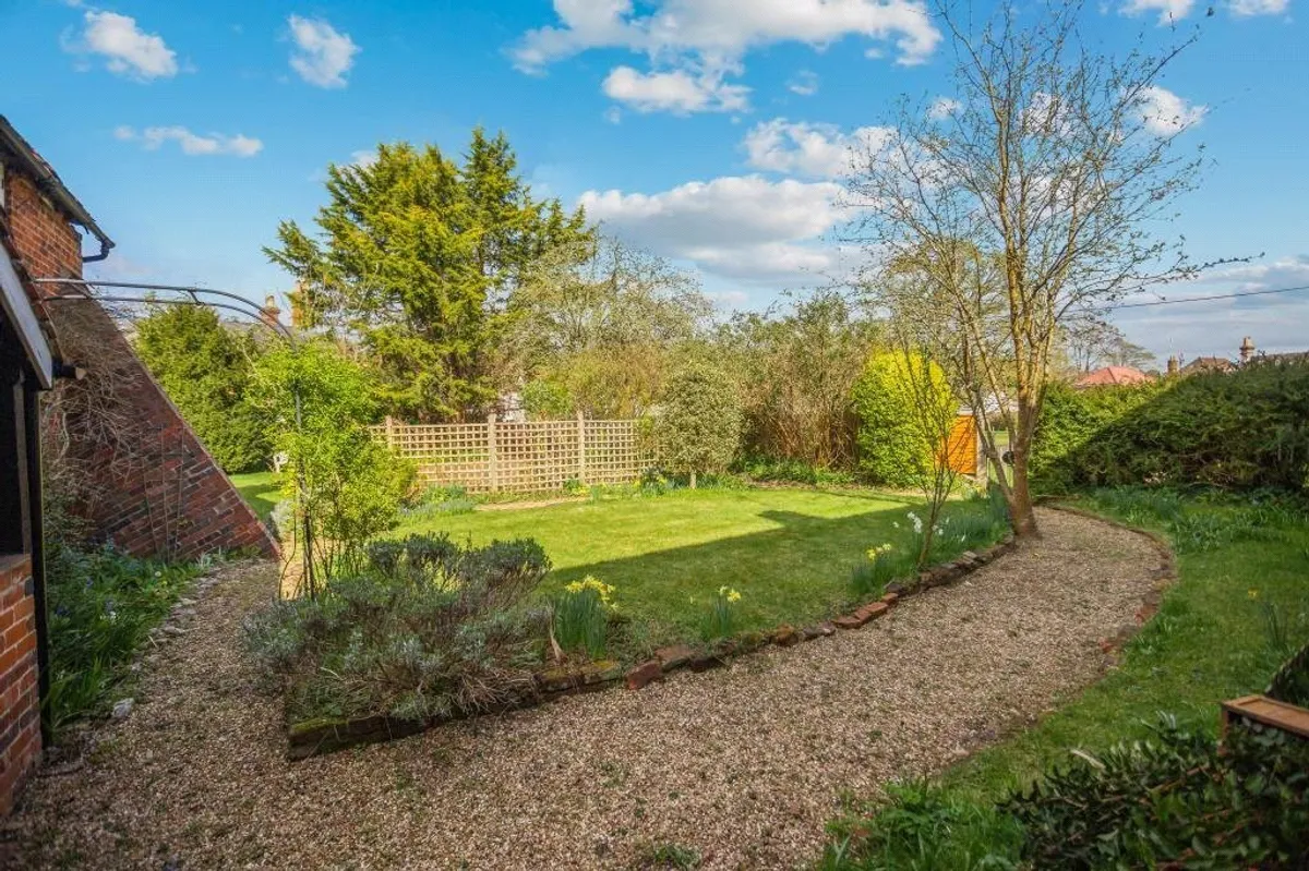 The Willows, London Road, Hartley Wintney, RG27