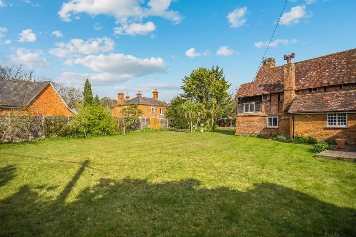 The Willows, London Road, Hartley Wintney, RG27